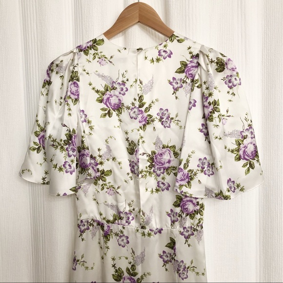 ✖️SOLD✖️LES REVERIES Petal Sleeve Slit Front Dress - Picture 14 of 14